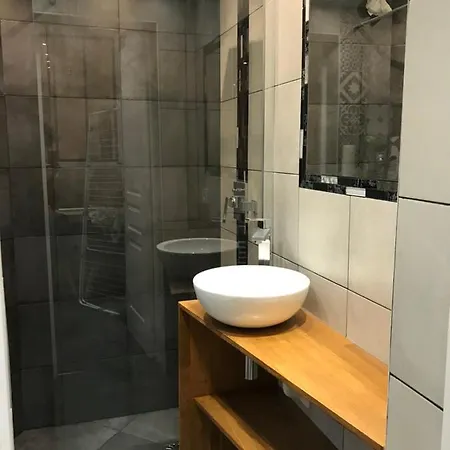 Adorable Souplex Batignolles París